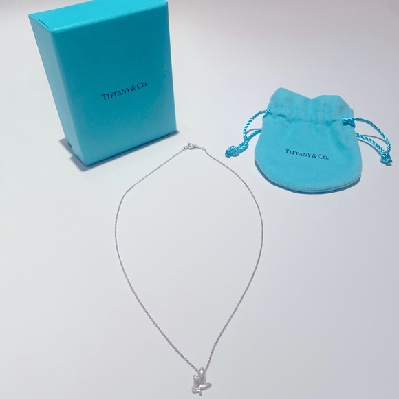 SOLD. Tiffany & Co - Paloma Picasso Olive Leaf Pendant - Picture 1 of 3